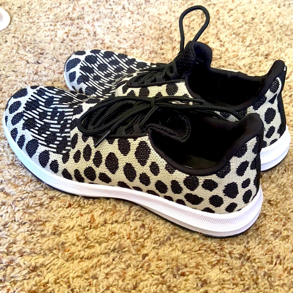 Like New Women’s Athletic Shoe